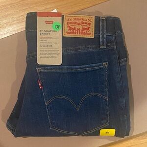 NWT Levi's Dark Indigo Skinny Jeans priced lowest no offers